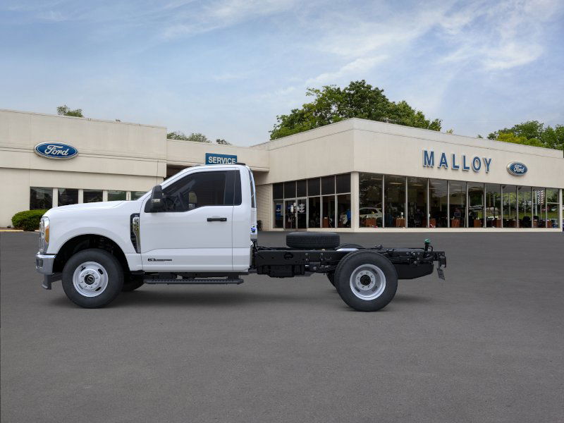 2025 Ford F-350 Super Duty Chassis Cab XL - Photo 6