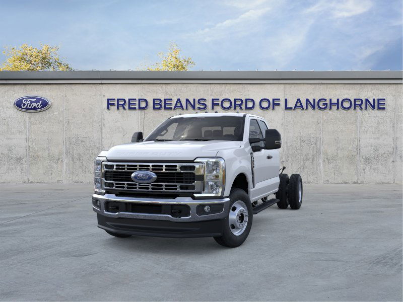 2025 Ford F-350 XL photo 3