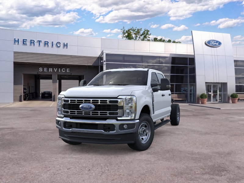 2026 Ford Super Duty F-350 SRW Chassis Cab F-350&reg; XL Truck Crew Cab