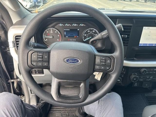 2026 Ford F-350 Super Duty Chassis Cab XL - Photo 31