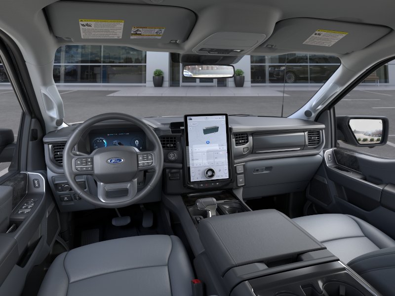 2025 Ford F-150 Lightning Flash - Photo 31