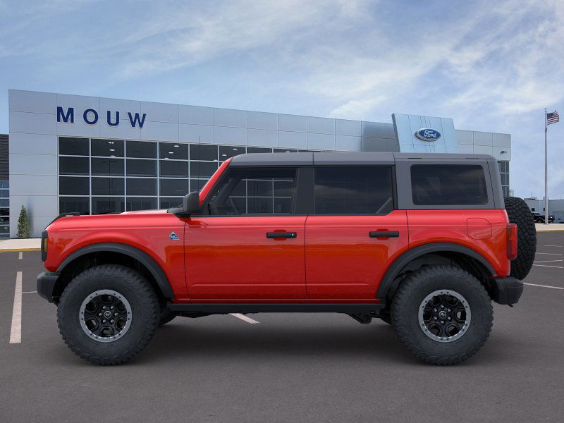 2024 Ford Bronco Black Diamond photo 3