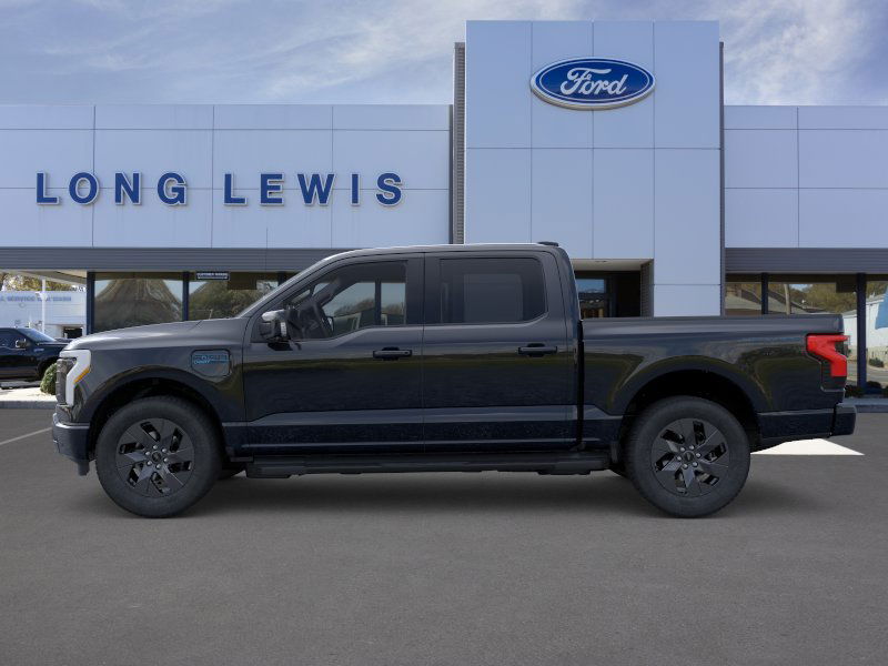 2025 Ford F-150 Lightning Lariat photo 3