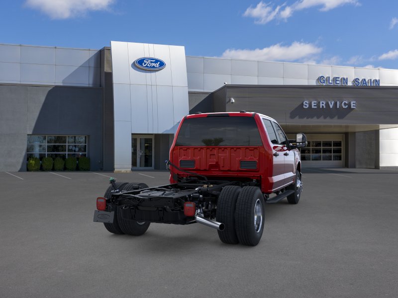 2025 Ford F-350 Super Duty Chassis Cab XLT - Photo 30