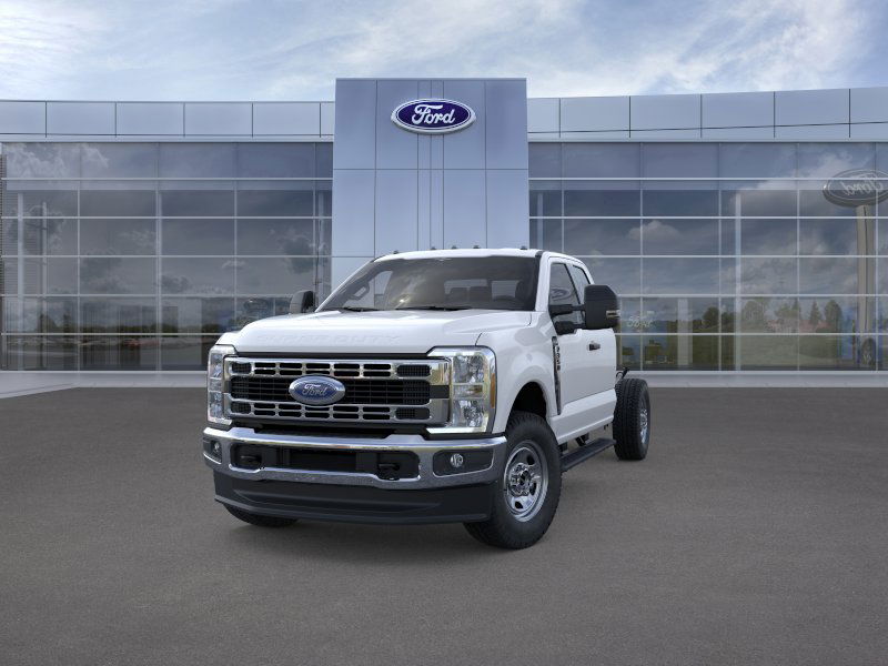 2025 Ford F-350 XL photo 2