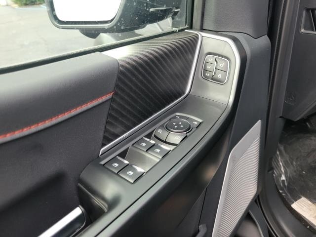 2025 Ford F-150 Raptor photo 17