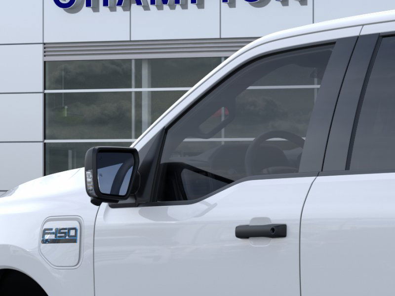 2025 Ford F-150 Lightning XLT - Photo 20