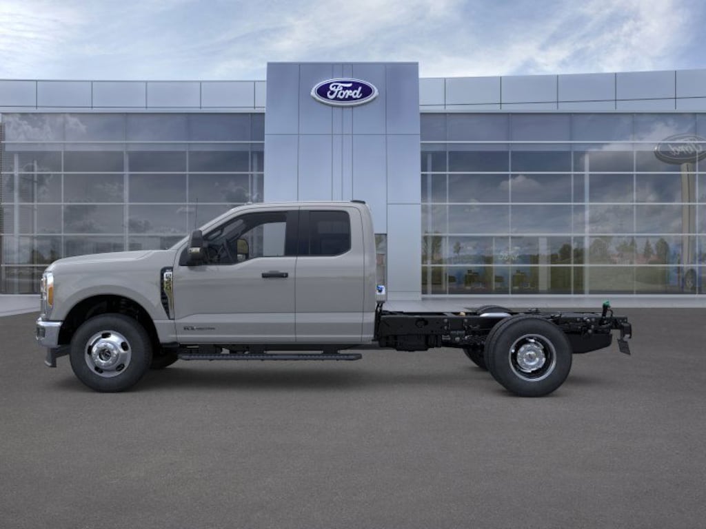 New 2026 Ford F-350 XLT Extended Cab
