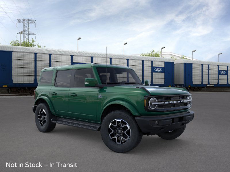 2025 Ford Bronco Outer Banks photo 2