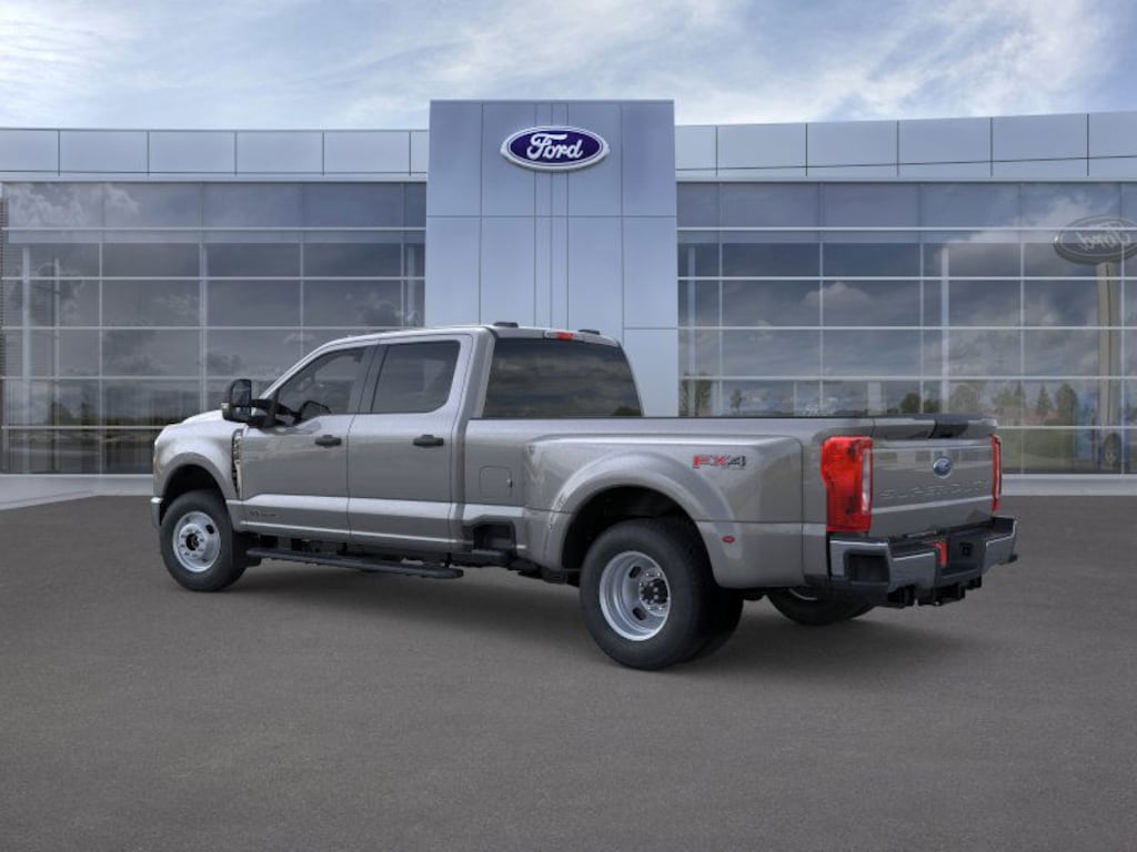 New 2026 Ford F-350 F-350 XLT Truck Crew Cab