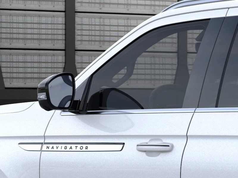 Thumbnail: 2025 Lincoln Navigator L - 43
