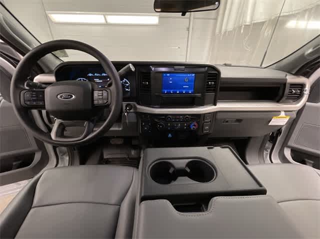 Thumbnail: 2025 Ford  - 41
