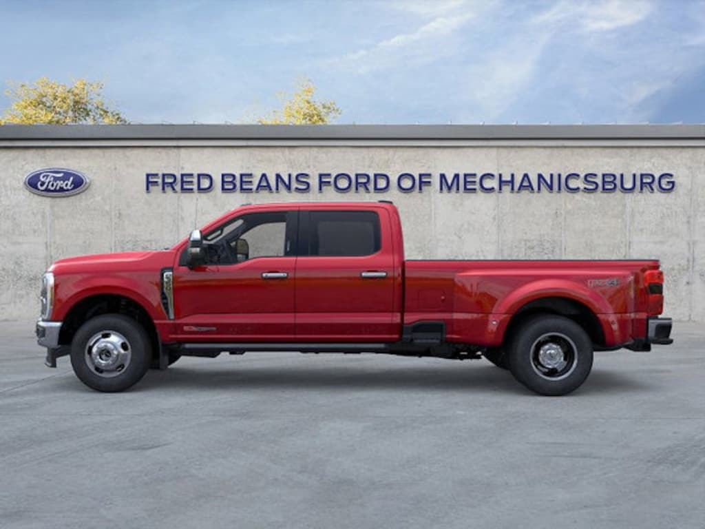 New 2026 Ford F-350 Lariat Truck Crew Cab