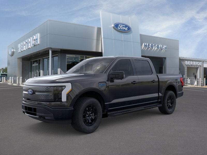 2025 Ford F-150 Lightning XLT 4WD Supercrew 5.5 Box Truck SuperCrew Cab