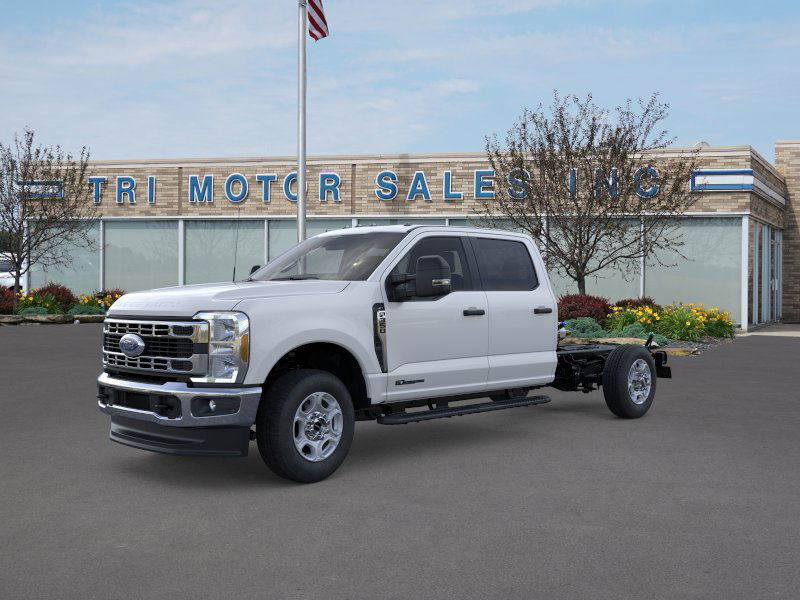 2026 Ford F-350 Super Duty Chassis Cab XLT's photo