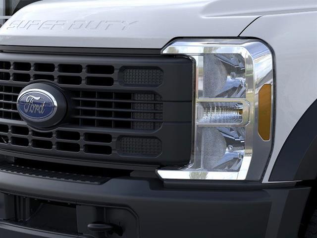 2025 Ford F-550 Super Duty Chassis Cab XL - Photo 39