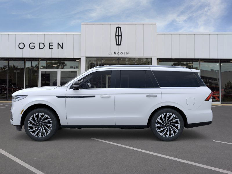 2025 Lincoln Navigator Black Label photo 3