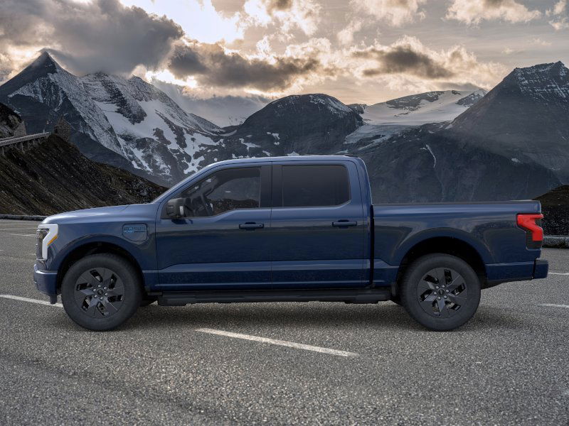 2025 Ford F-150 Lightning Flash - Photo 25