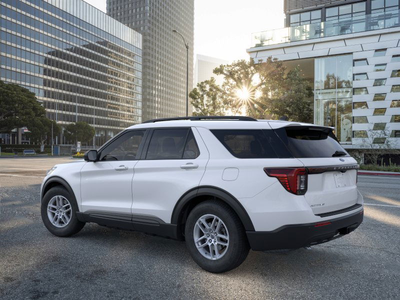2026 Ford Explorer photo 3
