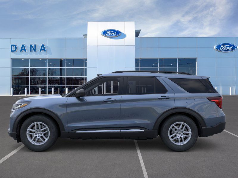 2025 Ford Explorer photo 2