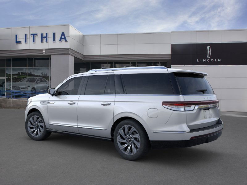 Thumbnail: 2024 Lincoln Navigator L - 34