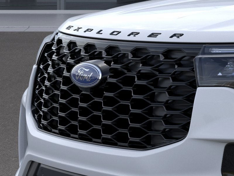 2026 Ford Explorer ST-Line - Photo 17