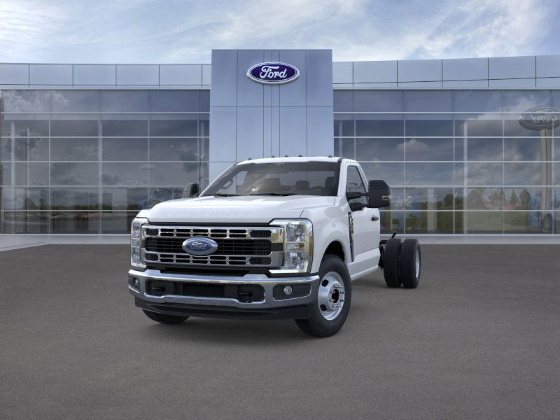 2025 Ford F-350 photo 2