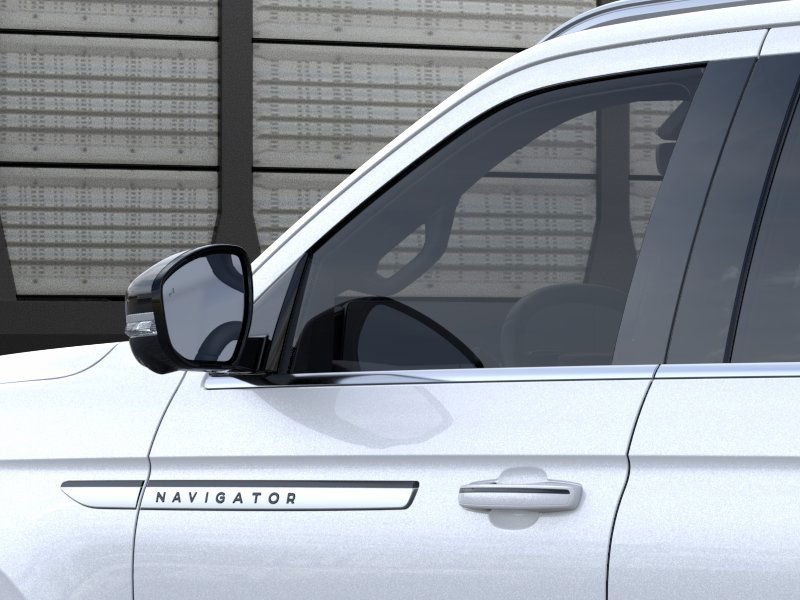 Thumbnail: 2025 Lincoln Navigator - 43