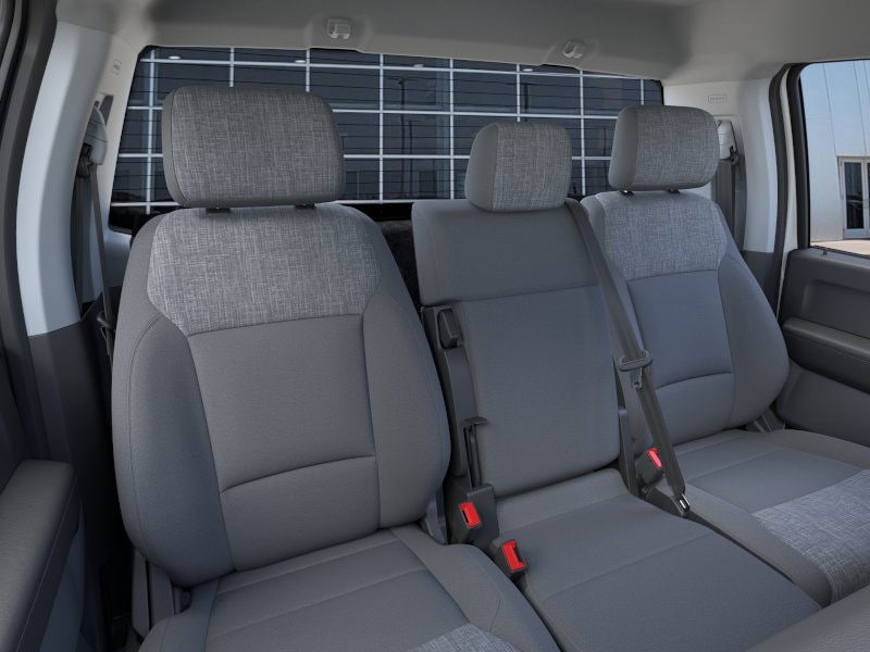 2025 Ford F-550 Super Duty Chassis Cab XLT - Photo 10