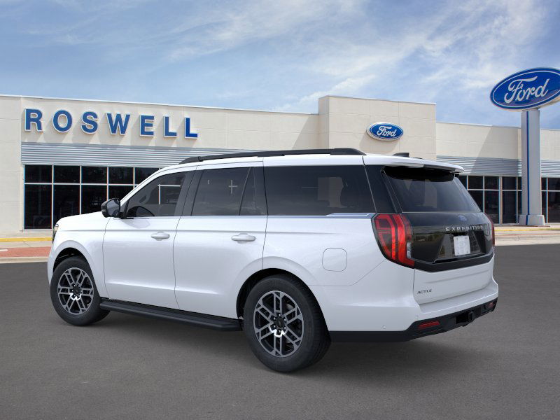 2025 Ford Expedition photo 2