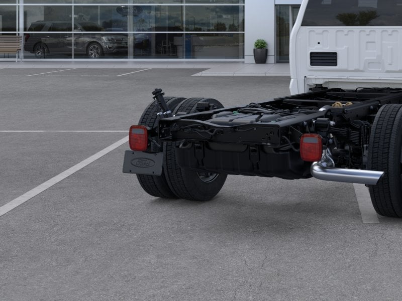 2025 Ford F-550 Super Duty Chassis Cab XL - Photo 53