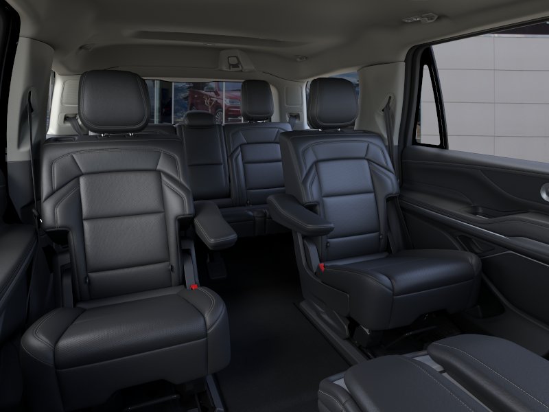 Thumbnail: 2026 Lincoln Navigator - 41