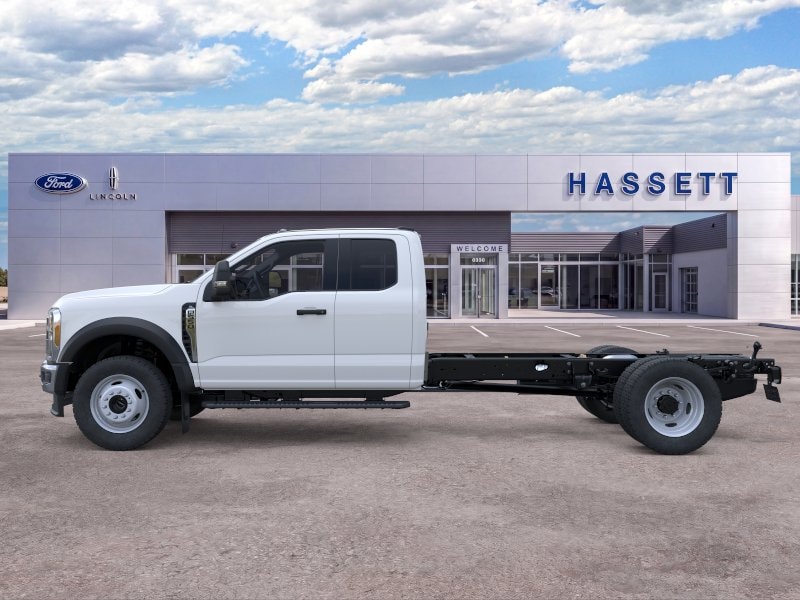2025 Ford F-550 Super Duty Chassis Cab XL - Photo 28