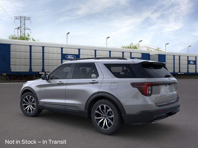 2025 Ford Explorer ST-Line 4