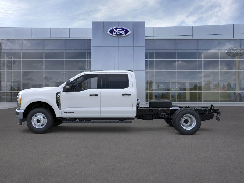 2026 Ford F-350 photo 3
