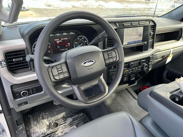 2024 Ford F-350 Super Duty Chassis Cab XL - Photo 32