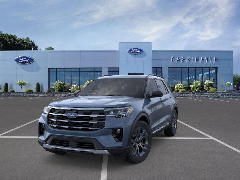 2025 Ford Explorer photo 2
