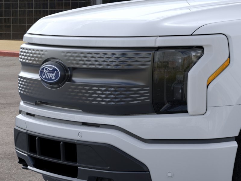 2025 Ford F-150 Lightning Flash - Photo 17
