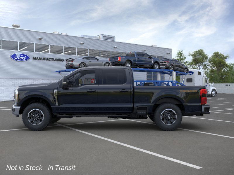 2025 Ford F-250 Lariat photo 3