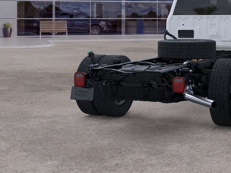 2025 Ford F-550 Super Duty Chassis Cab XL - Photo 34
