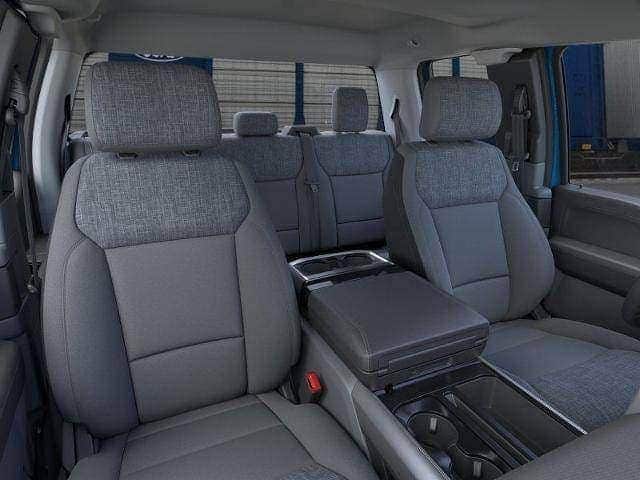 2025 Ford F-150 XLT - Photo 30