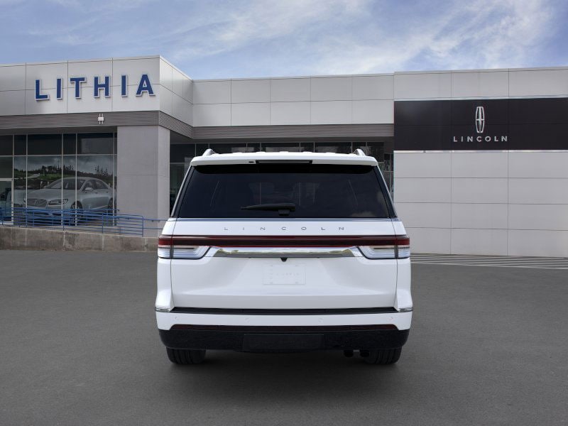 Thumbnail: 2024 Lincoln Navigator L - 33