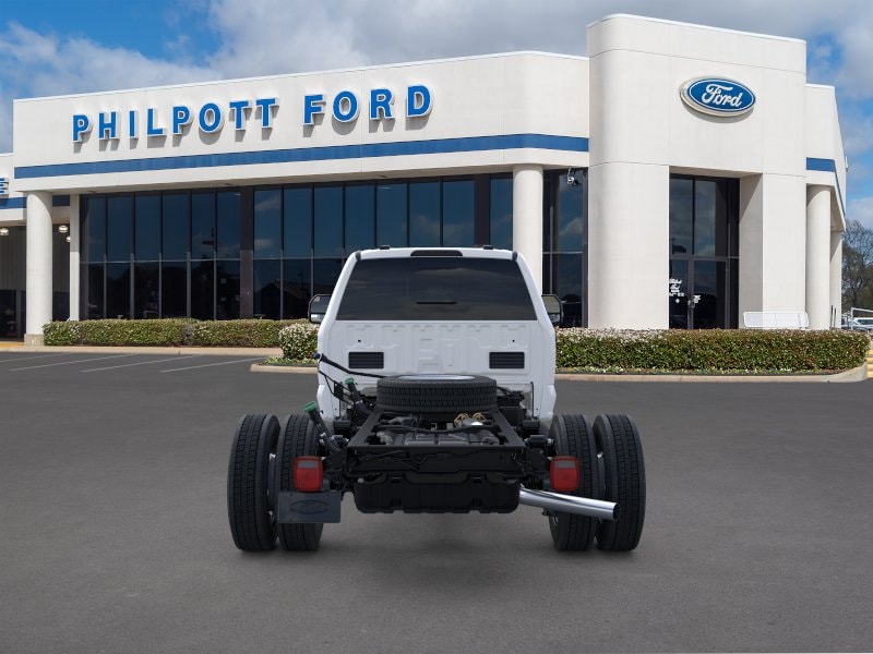 F-450 Chassis XL Truck Crew Cab