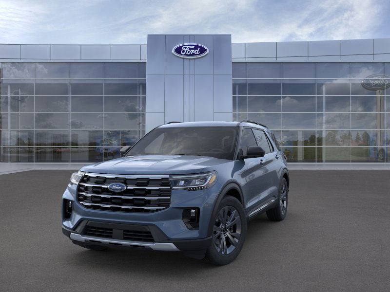 2025 Ford Explorer photo 2