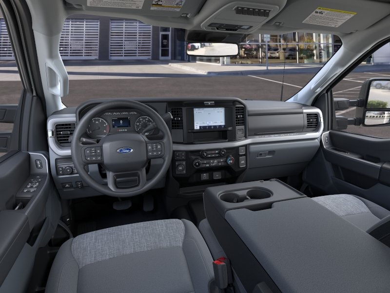 2026 Ford F-350 Super Duty Chassis Cab XLT - Photo 9