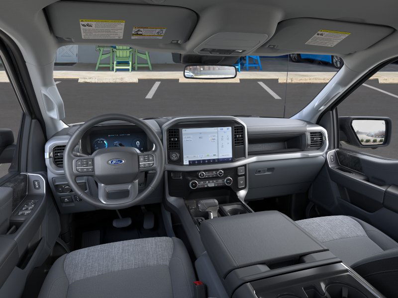 2025 Ford F-150 Lightning XLT photo 31