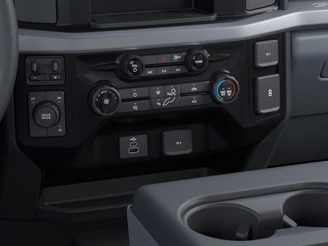 2025 Ford F-550 Super Duty Chassis Cab XL - Photo 37