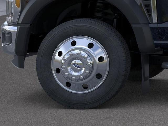 2025 Ford F-550 Super Duty Chassis Cab XLT - Photo 41