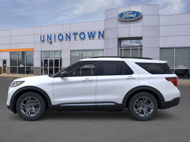 2025 Ford Explorer photo 3