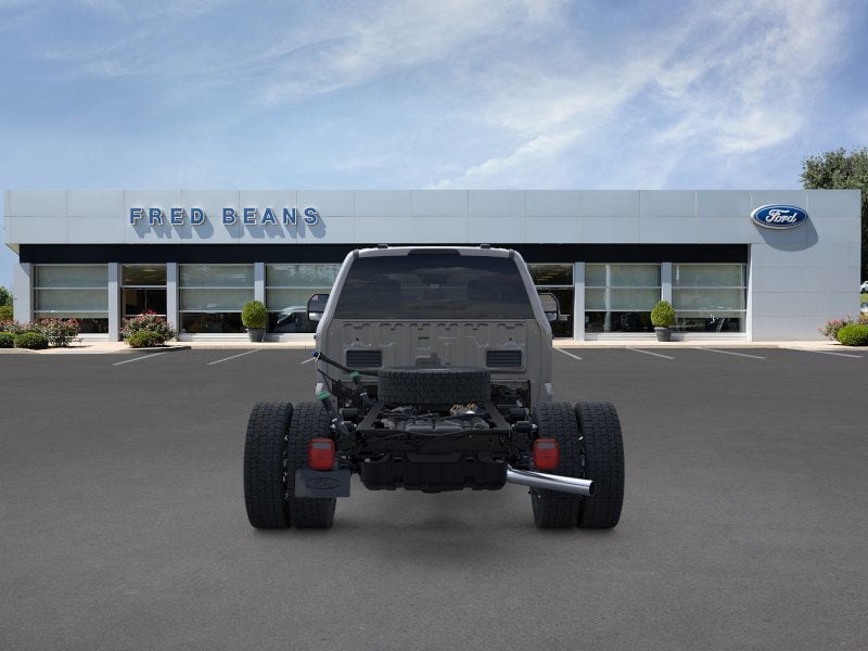2026 Ford F-450 Super Duty Chassis Cab XLT - Photo 34